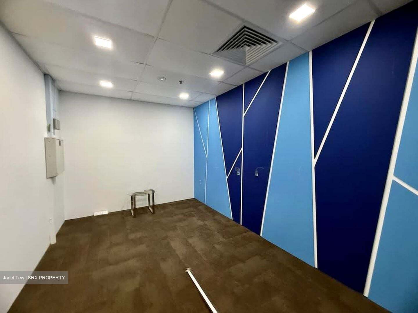 Fragrance Empire Building (D5), Office #582814791